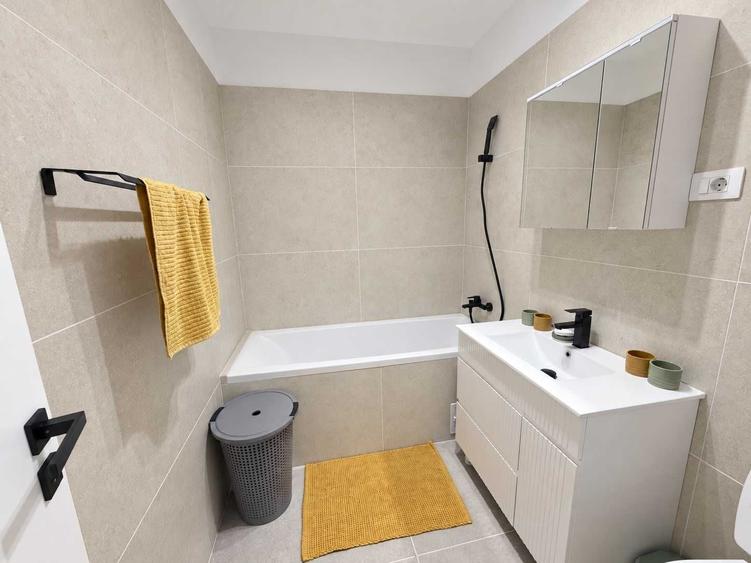 Apartament cu 2 camere decomandat în Central