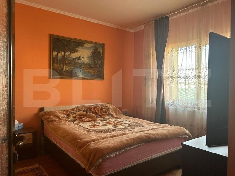 Duplex cu 9 camere cu Garaj în Botizului