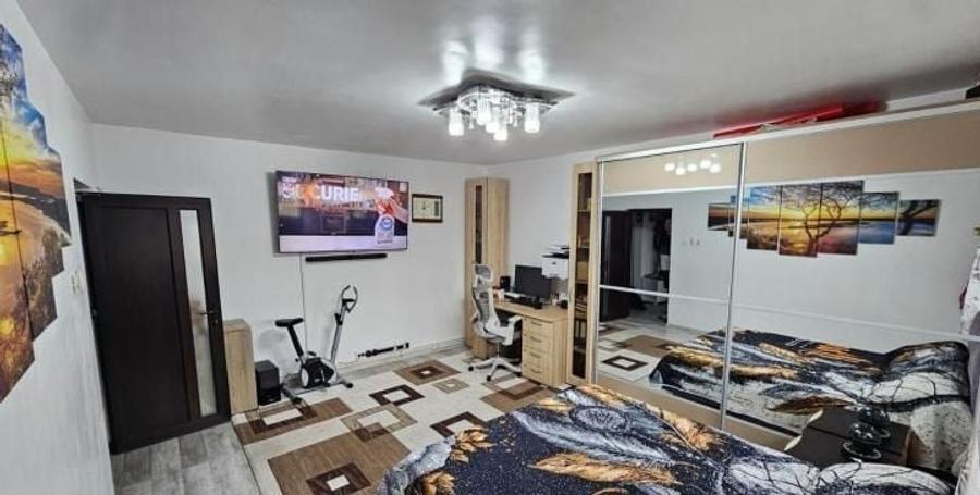 Apartament cu 3 camere decomandat, mobilat în Inel I