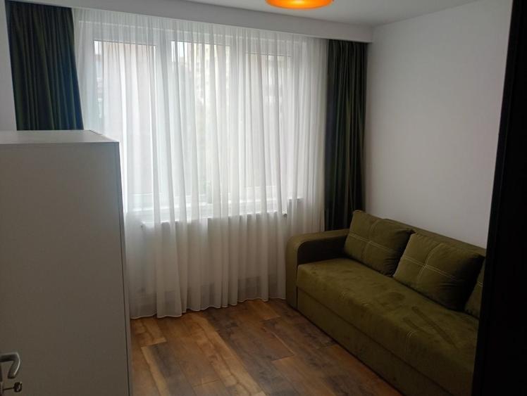 Apartament cu 3 camere semidecomandat în Drumul Taberei