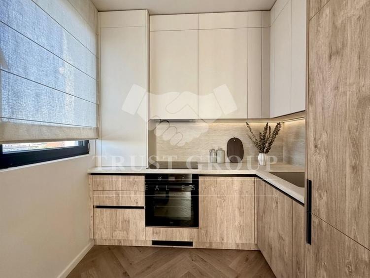 Apartament cu 3 camere decomandat, mobilat în P-ța Unirii