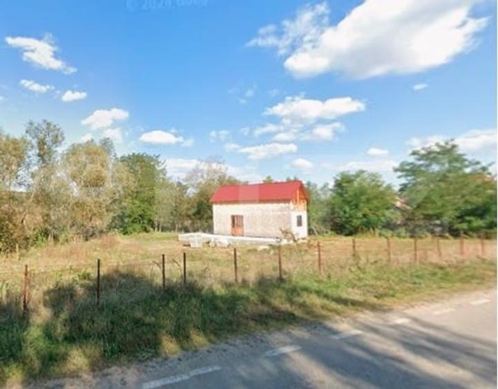Teren Construcții intravilan de 1300 mp, în Luna de Jos