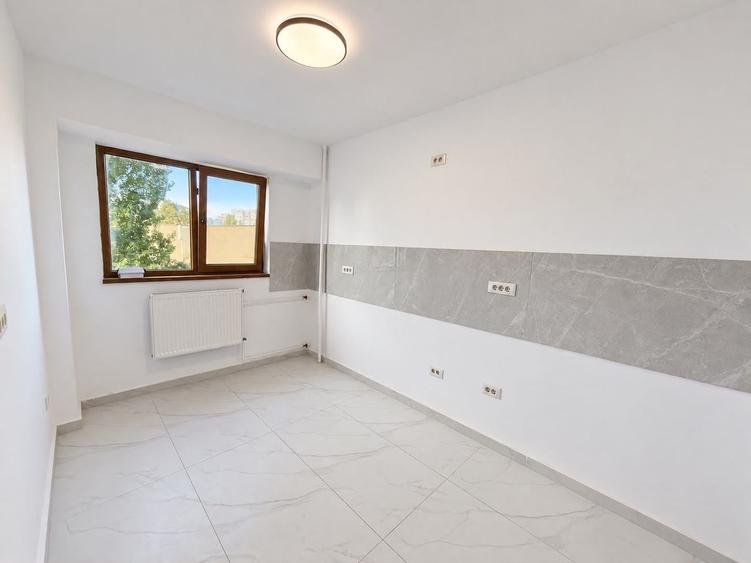 Apartament cu 3 camere semidecomandat în Gorjului