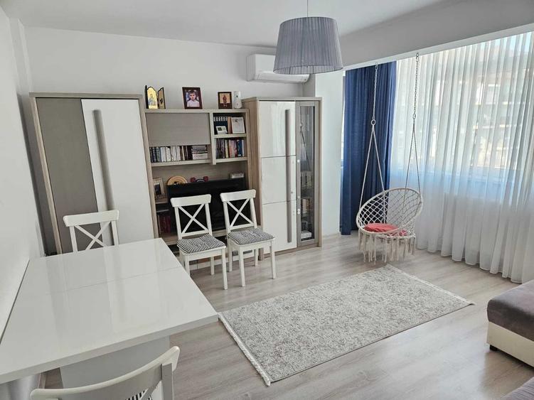 Apartament cu 2 camere decomandat în Ipotești