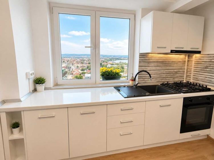 Apartament cu 3 camere decomandat în Ultracentral