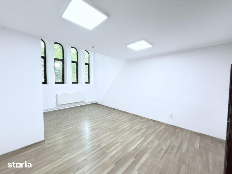 Spațiu comercial, de 200 mp, în Central
