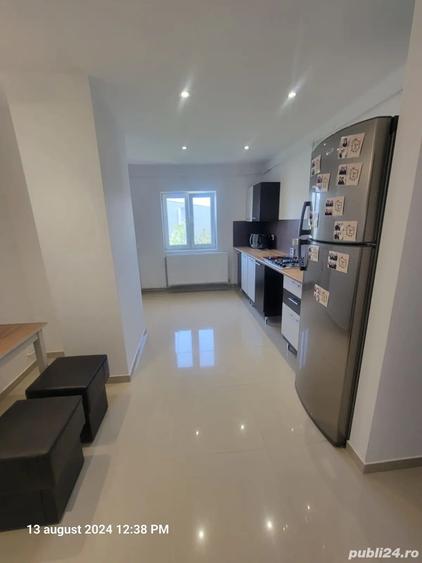 Apartament cu 3 camere decomandat în Micro 3