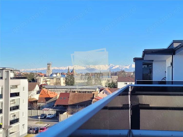 Apartament cu 4 camere, mobilat în Central