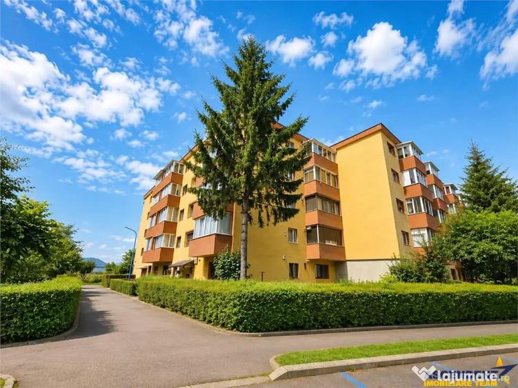 Apartament cu 3 camere decomandat în Triaj