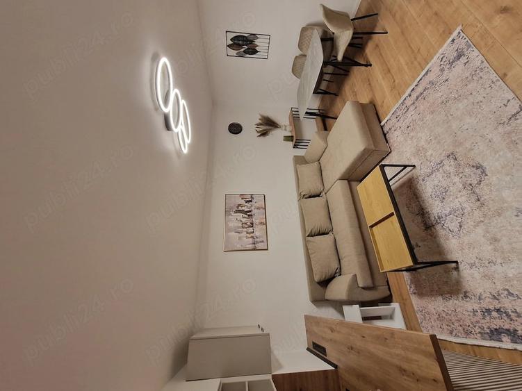 Apartament cu 3 camere decomandat în Faleza Nord