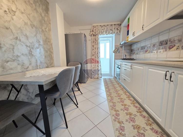Apartament cu 2 camere decomandat, mobilat în Ultracentral