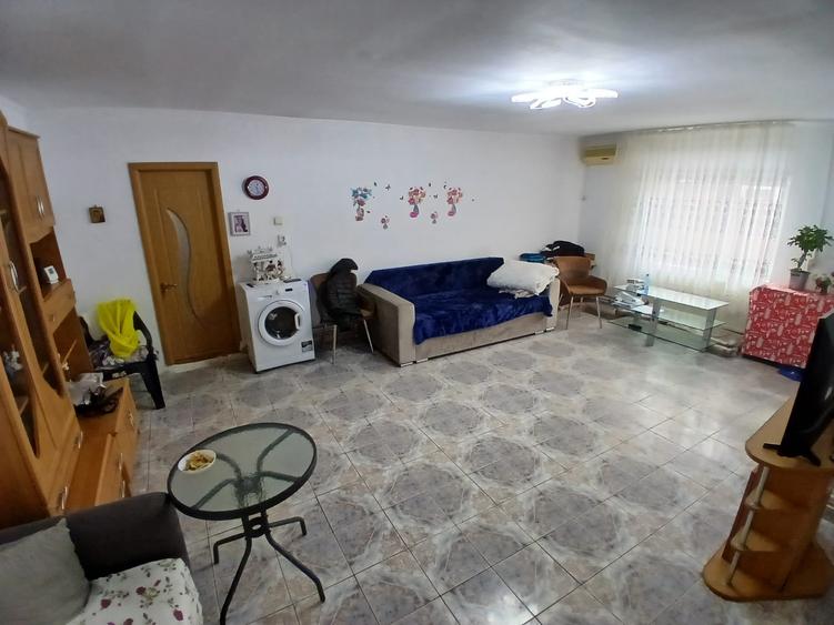 Casă cu 2 camere cu Teren 220 Mp în Mărgeanului