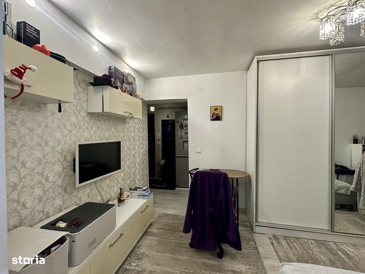 Apartament cu 2 camere semidecomandat în Podul de Piatră