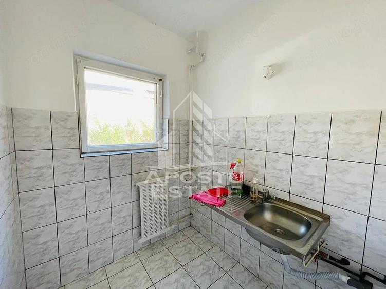 Garsonieră decomandată în Confecții