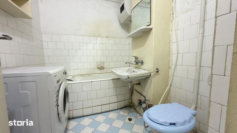 Apartament cu 3 camere semidecomandat în Central
