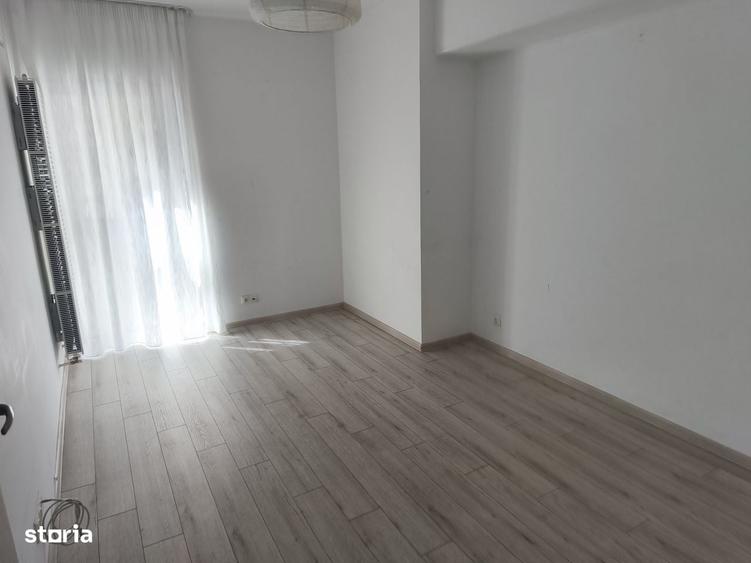Apartament cu 4 camere în Drumul Taberei