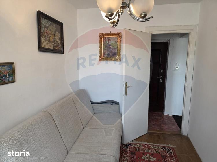 Apartament cu 3 camere semidecomandat în Tipografilor