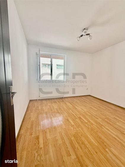 Casă cu 5 camere cu Teren 240 Mp în Apărătorii Patriei