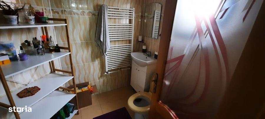 Casă cu 4 camere în Mănăstirea Doamnei