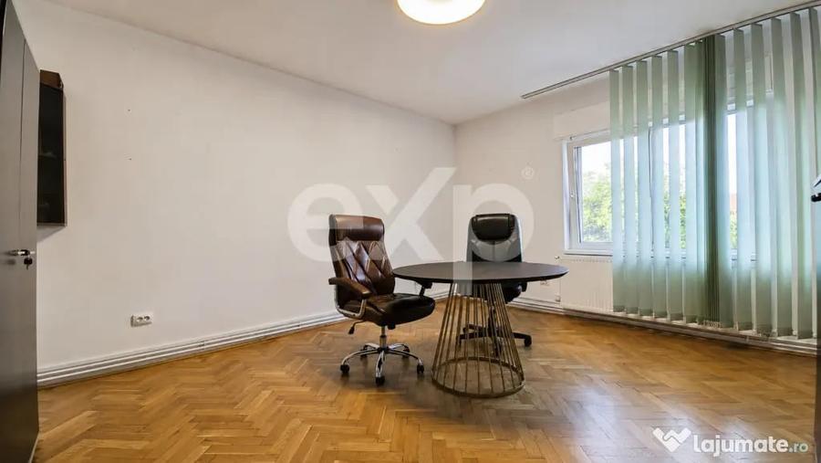 Apartament cu 3 camere decomandat în Central