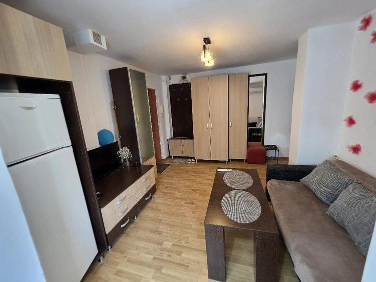 Apartament cu 2 camere decomandat în Girocului
