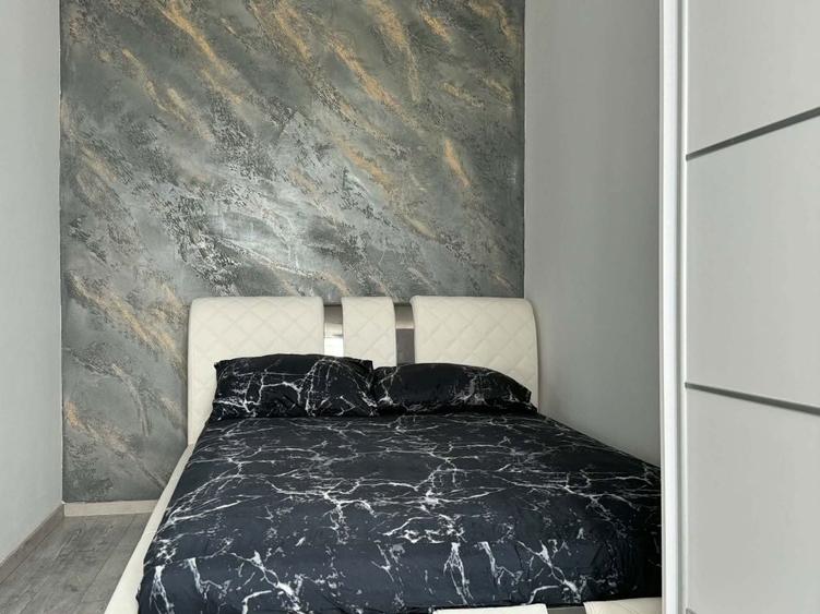 Apartament cu 2 camere semidecomandat în Craiovița Nouă