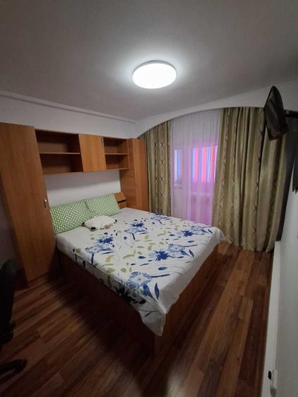 Apartament cu 4 camere decomandat în Exterior Vest