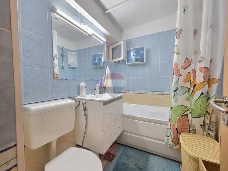 Apartament cu 3 camere decomandat, mobilat în Ultracentral