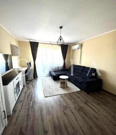 Apartament cu 3 camere semidecomandat, mobilat în Soarelui