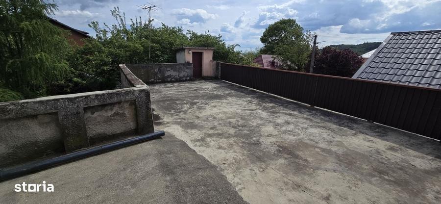 Casă cu 4 camere în Buciumeni