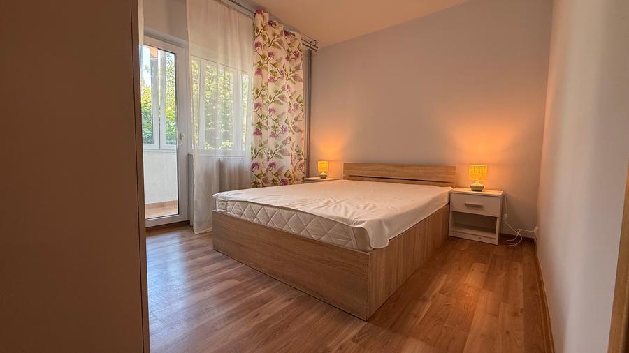 Apartament cu 3 camere decomandat în Aviației