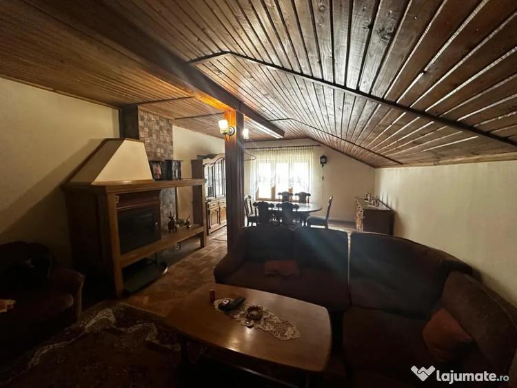 Apartament cu 3 camere decomandat în Calea București