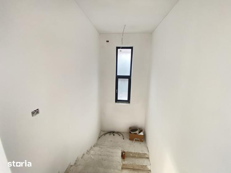 Casă cu 5 camere cu Teren 300 Mp în Săcălaz
