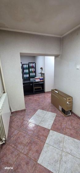 Spațiu comercial, de 85 mp, în Decebal