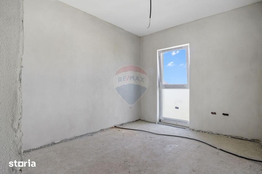 Casă cu 5 camere cu Teren 392 Mp în 6 Vânători