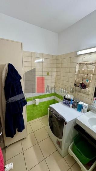 Apartament cu 3 camere decomandat în Tineretului