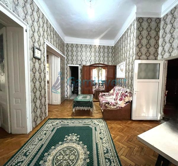 Casă individuală cu 4 camere cu Canalizare în Ultracentral