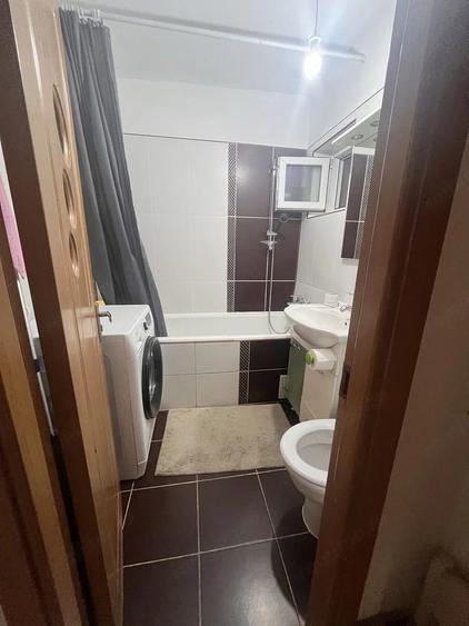 Apartament cu 3 camere decomandat în Politehnica