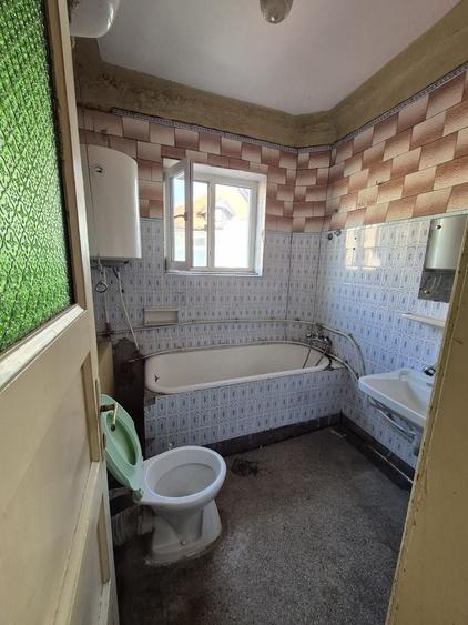 Casă individuală cu 3 camere cu Canalizare în Cotroceni