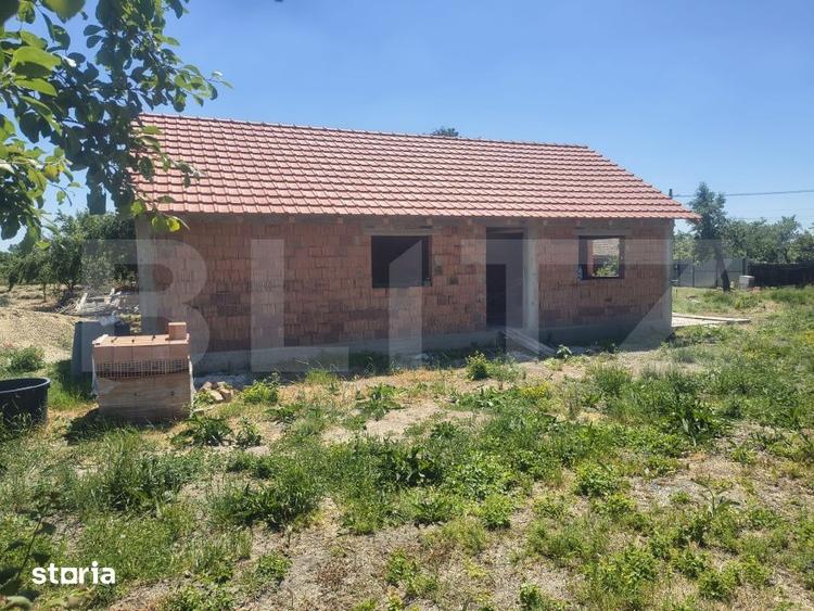 Casă cu 3 camere cu Teren 1500 Mp în Central