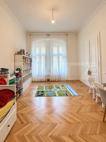 Apartament cu 4 camere circular, mobilat în Sinaia