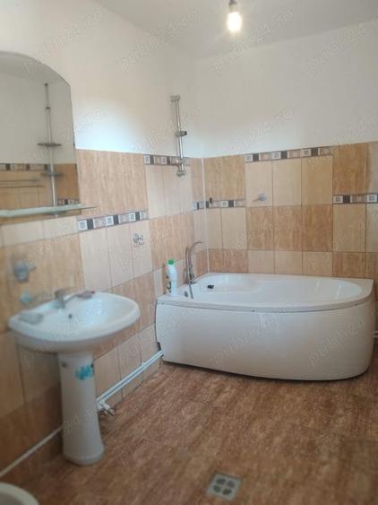 Casă cu 5 camere cu Teren 1000 Mp în Miroslava