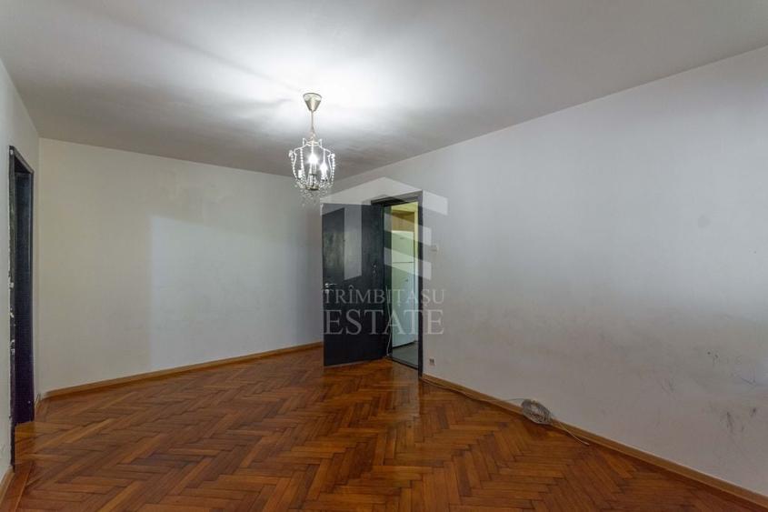 Apartament cu 3 camere semidecomandat în Mihai Bravu