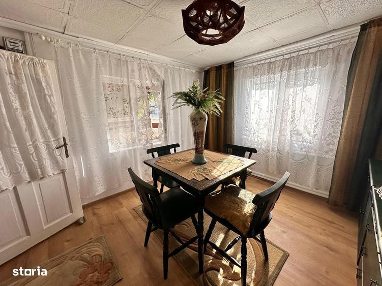Casă cu 3 camere în Colțu de Jos