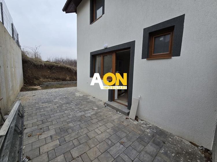 Duplex cu 3 camere cu Canalizare în Cetate
