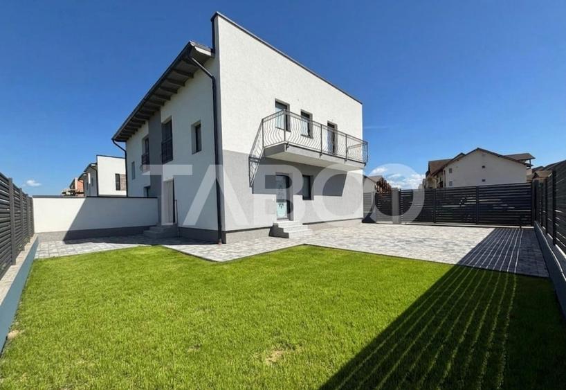 Duplex cu 4 camere cu Canalizare în Șelimbăr