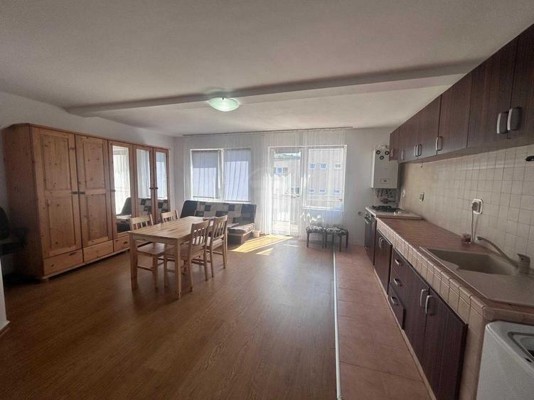 Apartament cu 2 camere semidecomandat în Florești