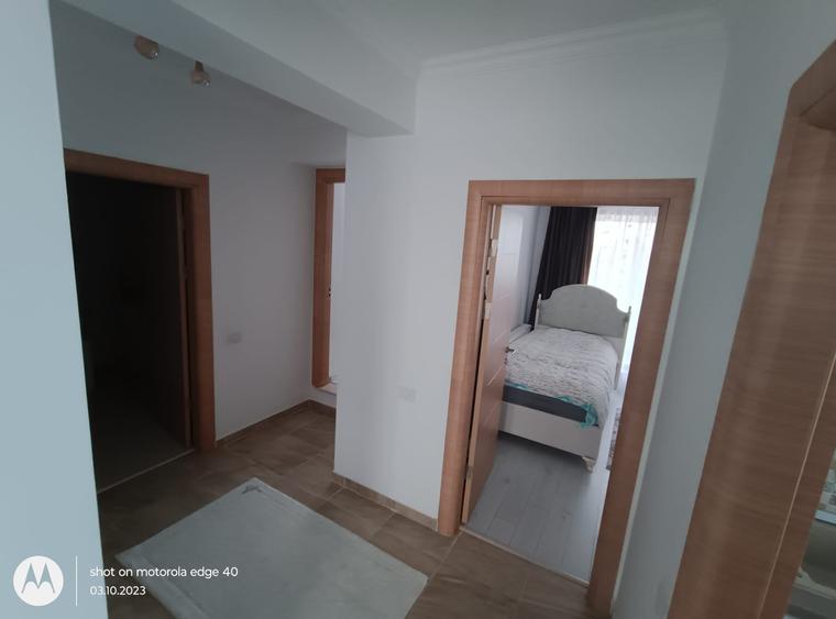Apartament cu 3 camere decomandat, mobilat în Faleza Nord