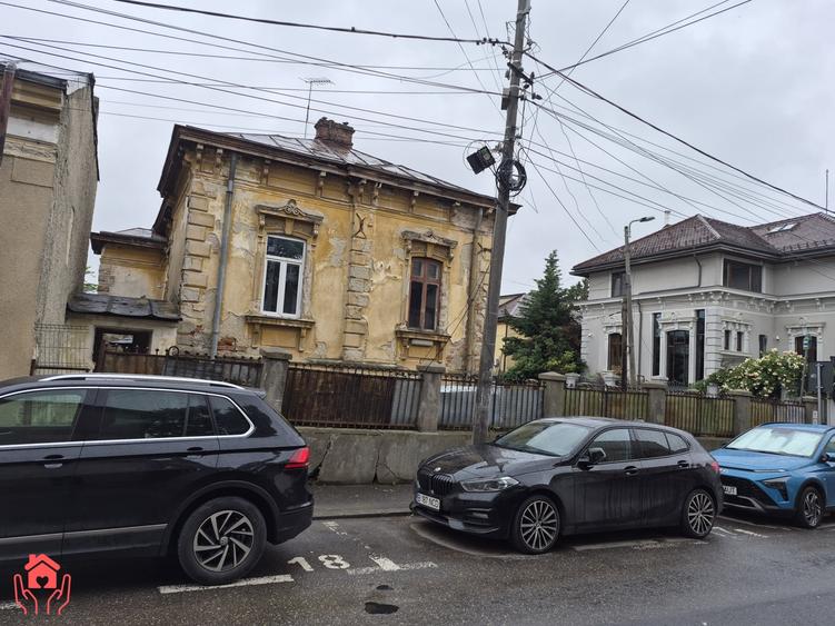 Casă individuală cu 7 camere cu Canalizare în Unirii