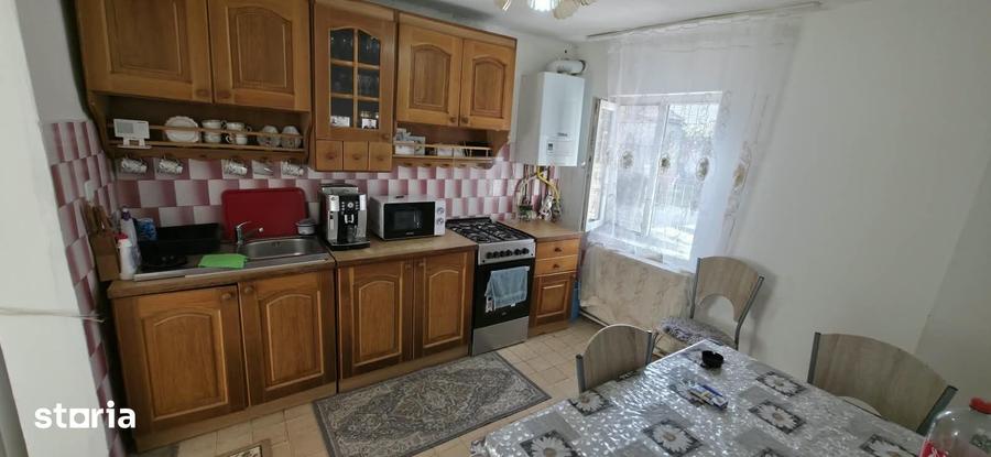 Casă cu 5 camere cu Teren 1219 Mp în Baciu